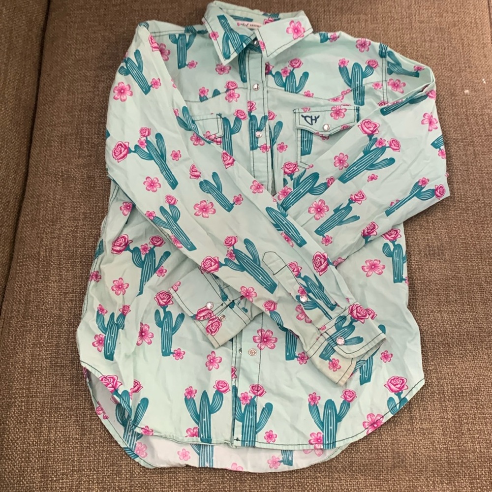 almost new girls rodeo shirt